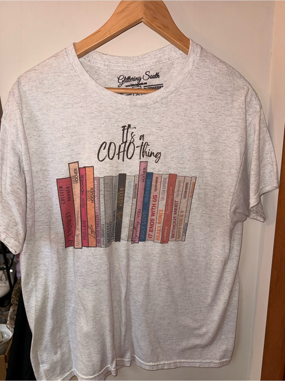 Women's 'It's a COHO Thing' Book Graphic Tee - Light Heather Gray